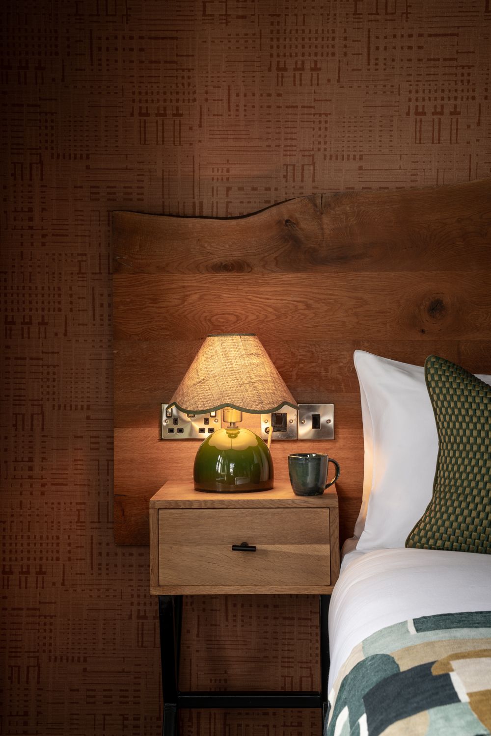 signature double room bedside